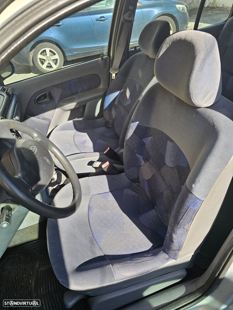 Renault Clio 1.2 - 13