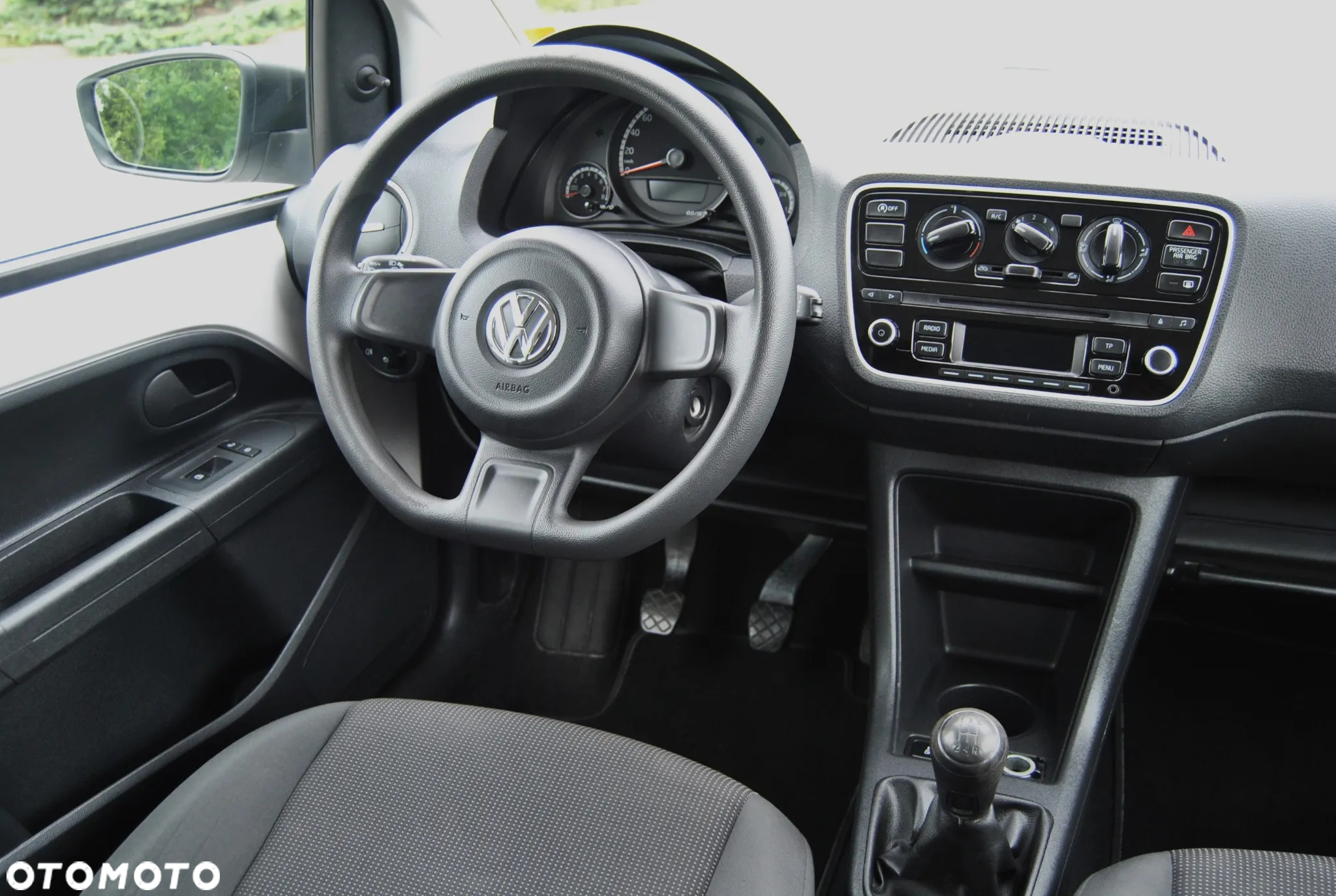 Volkswagen up! 1.0 street - 11