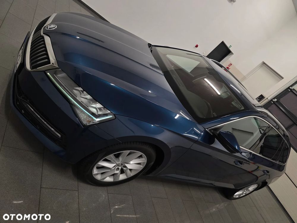 Skoda Superb 2.0 TDI SCR Style DSG - 4
