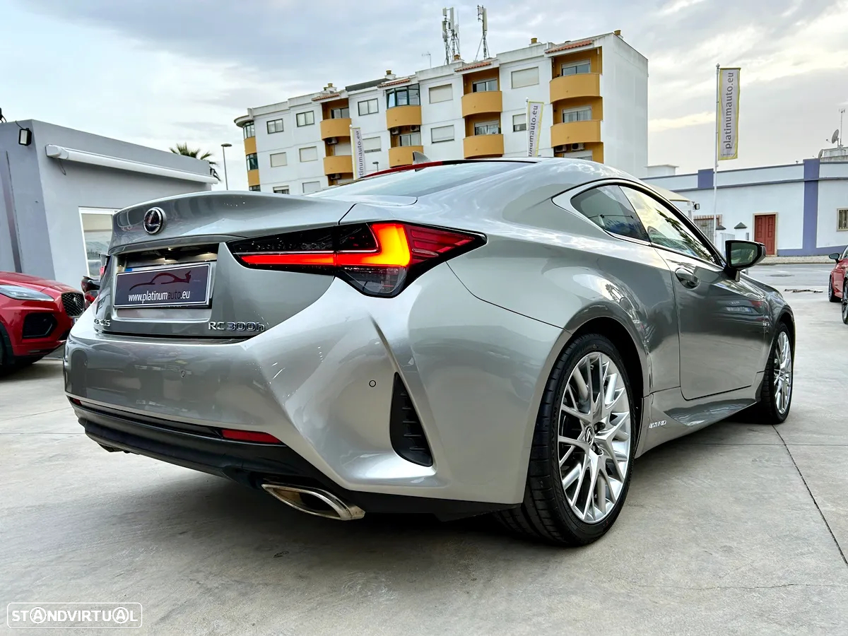 Lexus RC 300h Luxury - 36