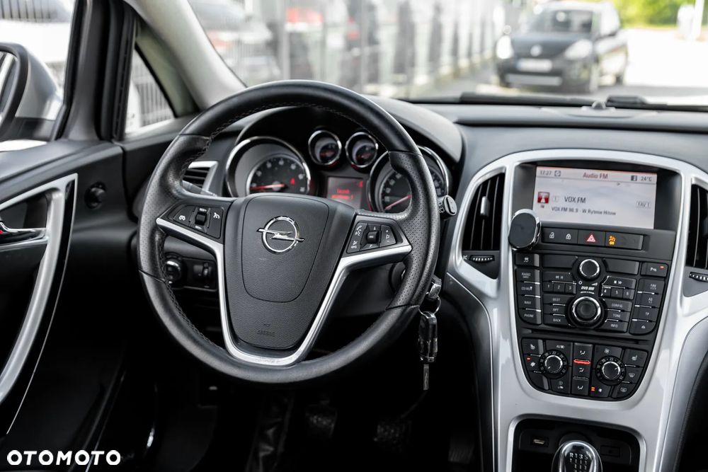 Opel Astra 1.6 Turbo Sport - 26