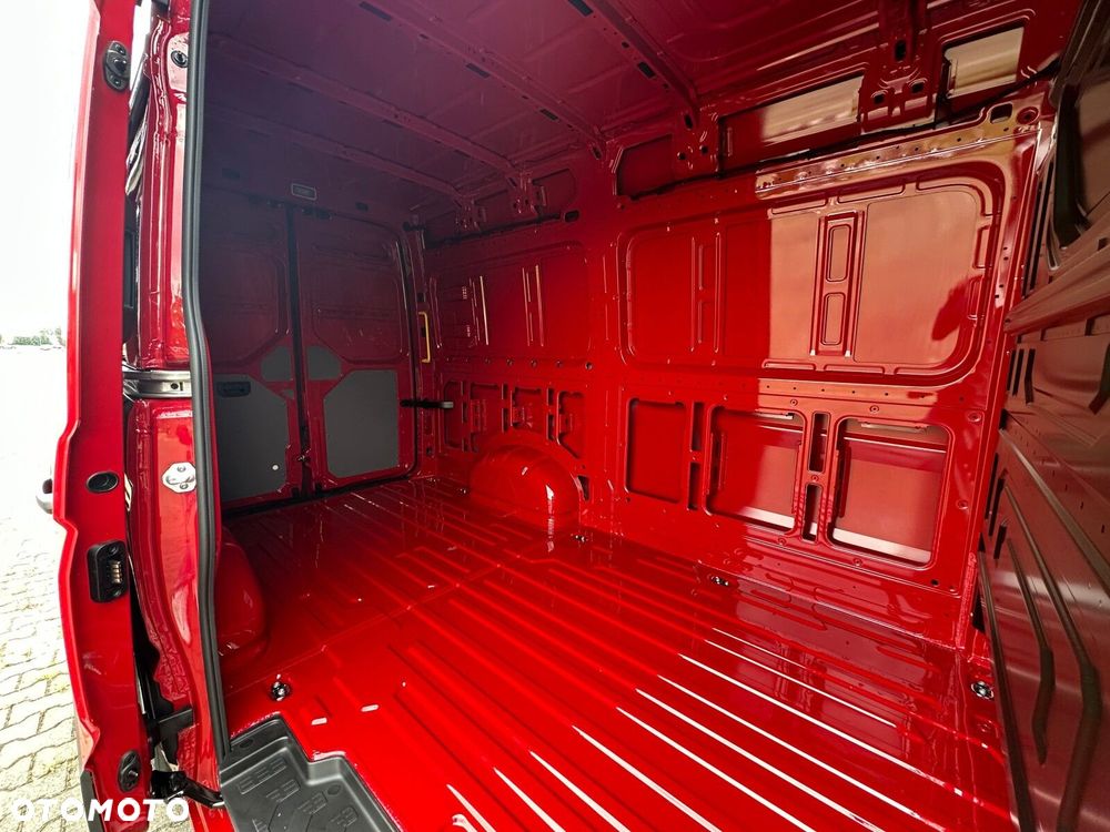 Volkswagen Crafter 35 2.0 TDI L3H3 3640 177 KM - 24