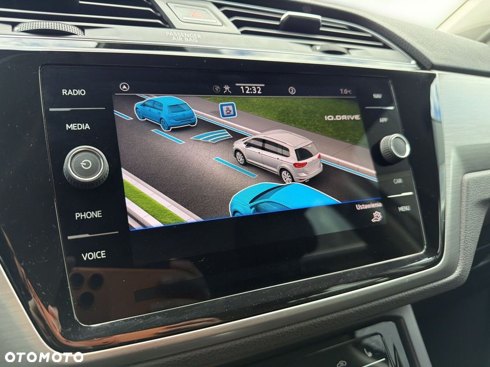 Volkswagen Touran 2.0 TDI BMT Comfortline DSG - 28