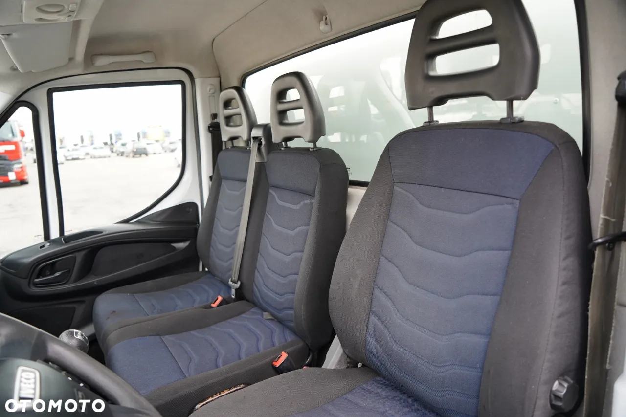 Iveco DAILY 35-140 / WYWROTKA TYLNOZSYPOWA / BLIŹNIAK / SKRZYNIA NARZĘDZIOWA / HAK / MANUAL / 3 OSOBOWY / SPROWADZONY / PO KONTRAKCIE SERWISOWYM - 27