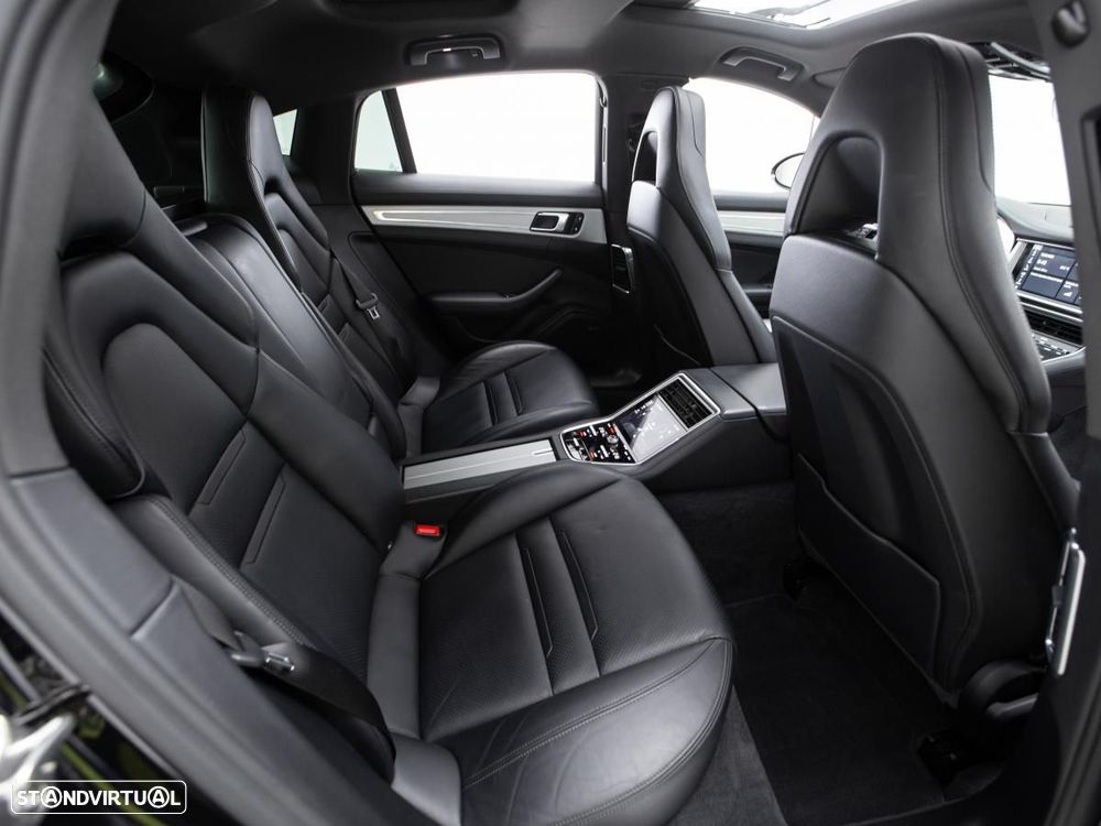 Porsche Panamera 4 S - 13