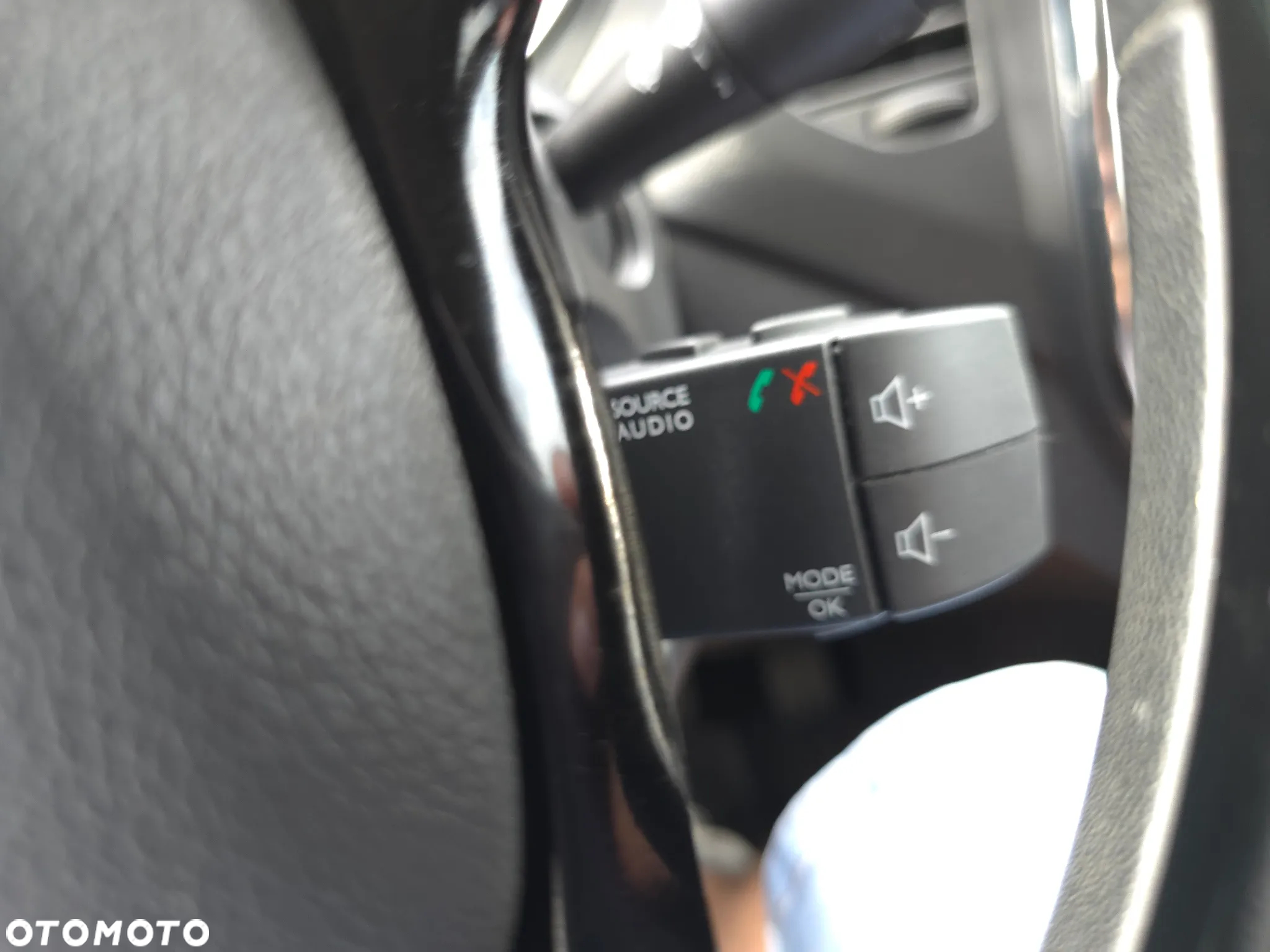 Renault Captur 1.2 Energy TCe Limited EDC - 24