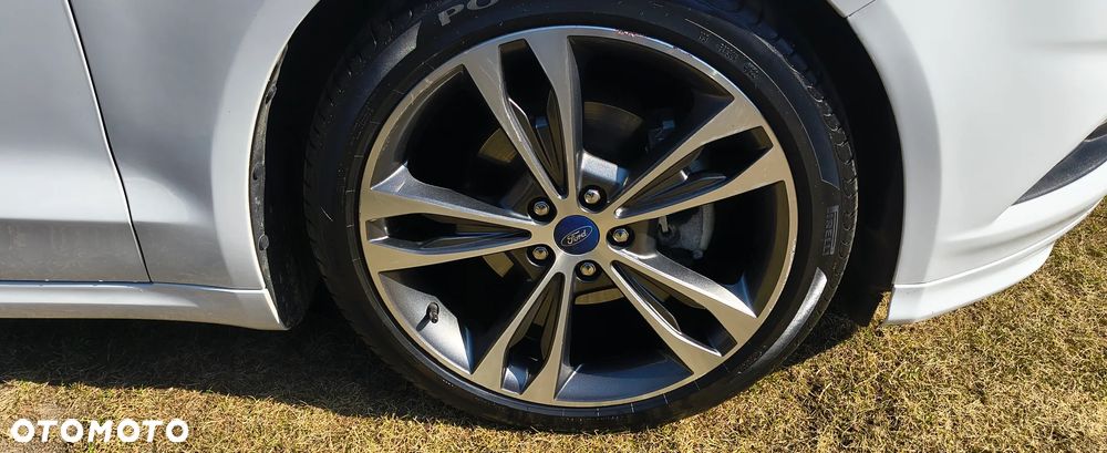 Ford Fusion - 17