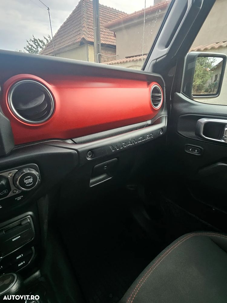 Jeep Wrangler 2.0 Turbo AT8 Rubicon - 25
