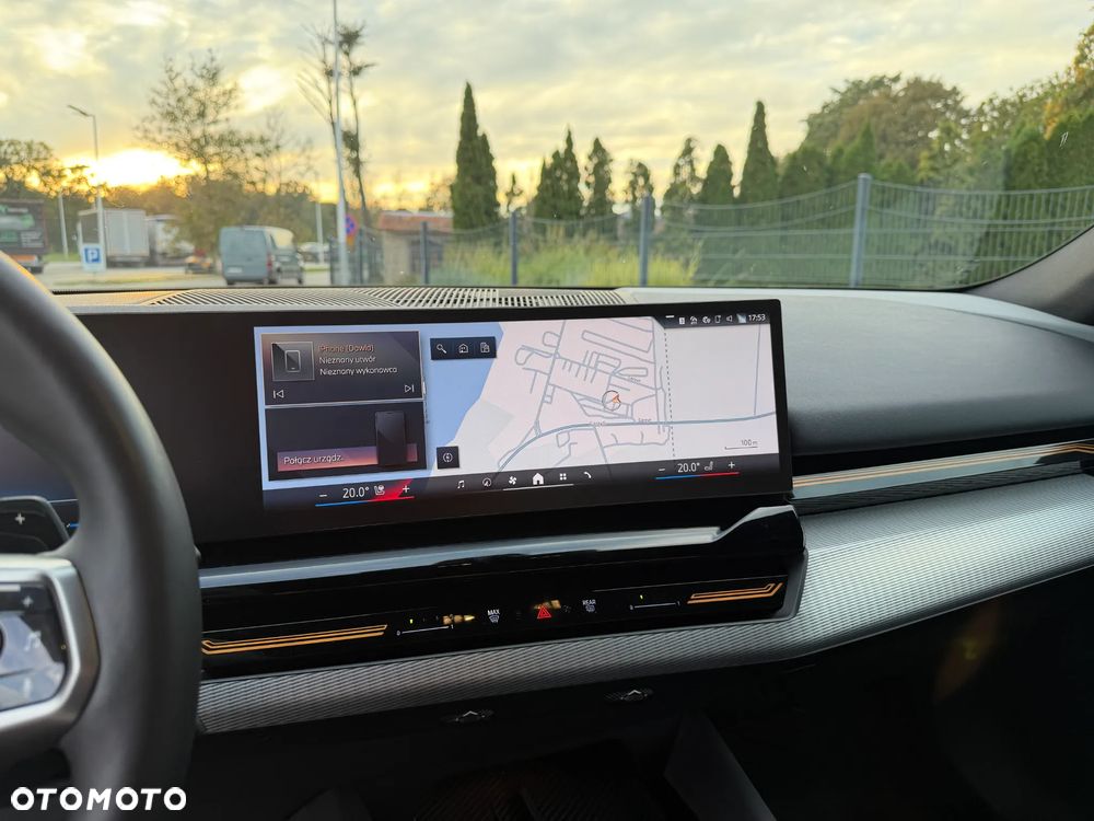 BMW Seria 5 530e xDrive - 17