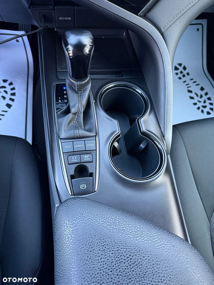 Toyota Camry 2.5 Hybrid Comfort CVT - 13