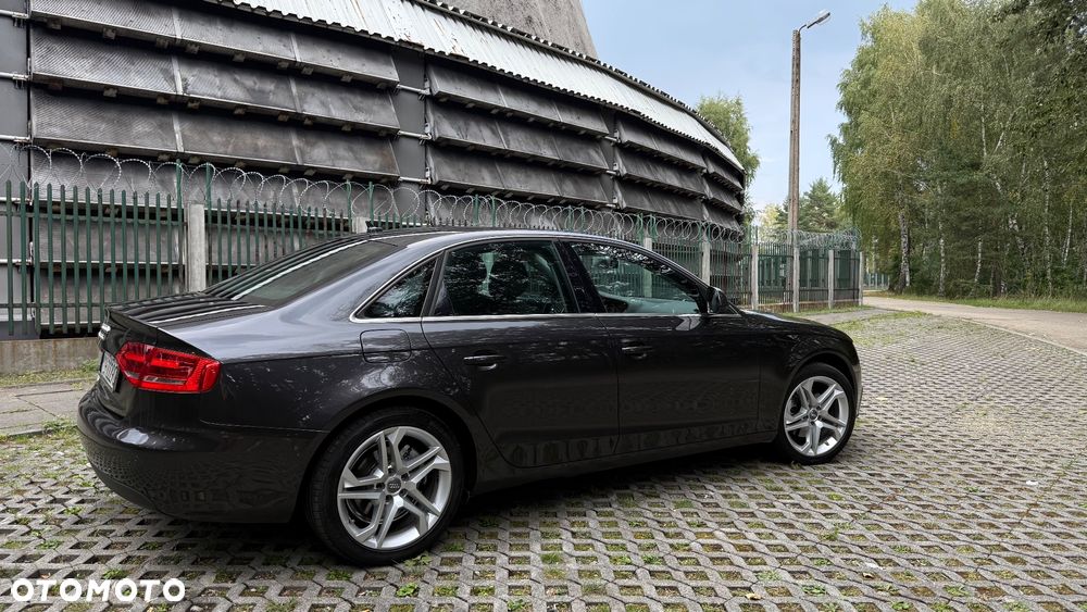 Audi A4 Limousine - 7