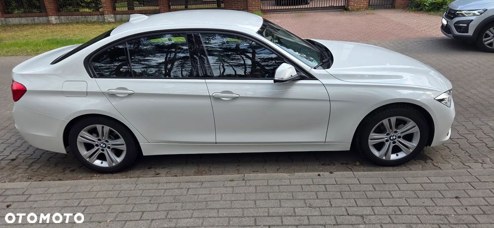 BMW Seria 3 318d Sport Line - 4