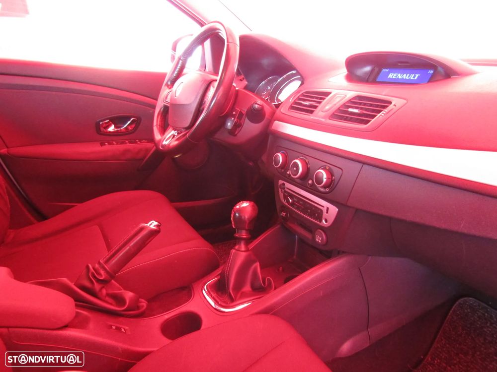 Renault Mégane 1.5 dCi Confort SS - 6