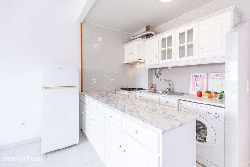 Arrenda-se T1 com vista mar na Costa de Caparica - Grande imagem: 3/11