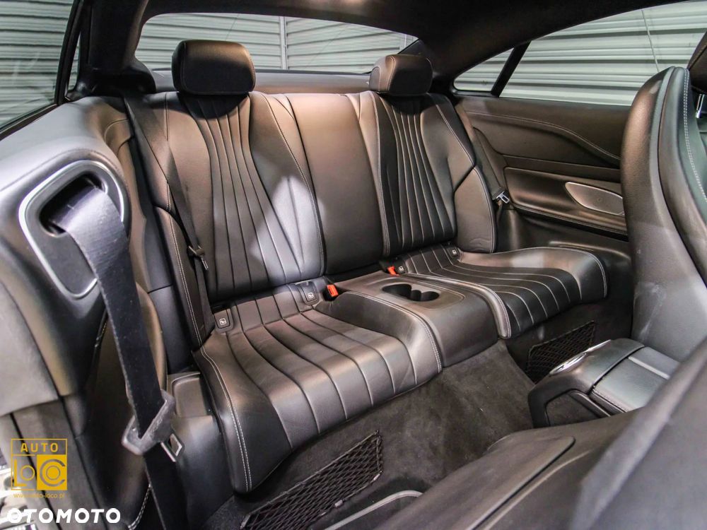 Mercedes-Benz Klasa E 300 9G-TRONIC AMG Line - 11