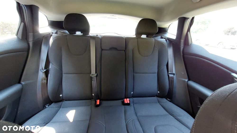 Volvo V40 D2 Drive-E Momentum - 11