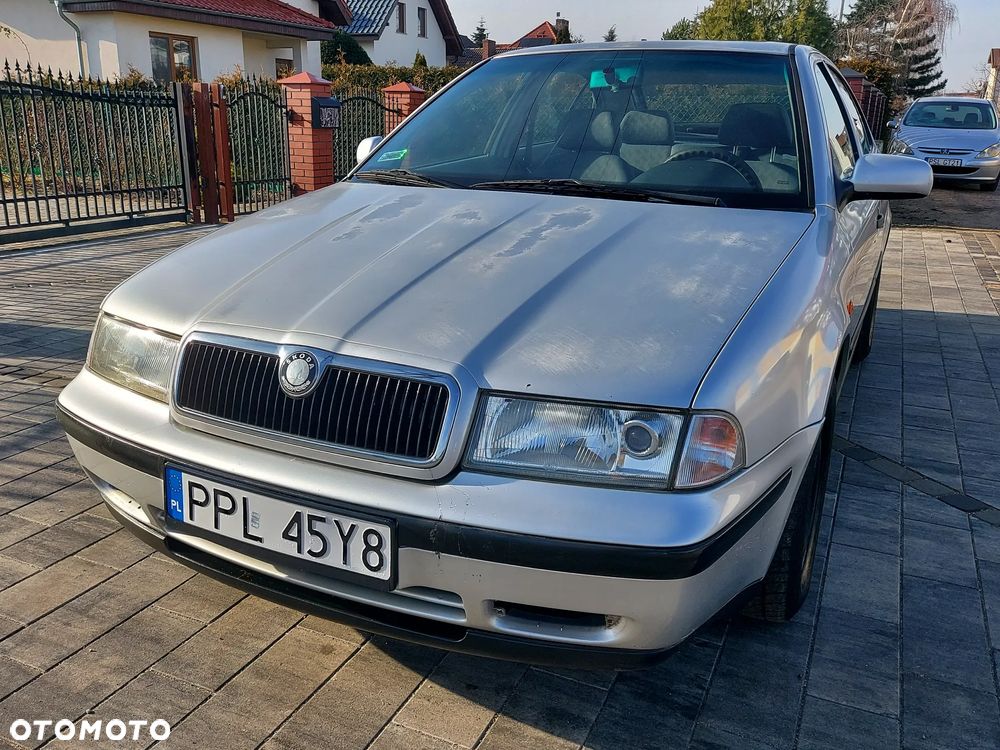 Skoda Octavia 2.0 GLX - 9