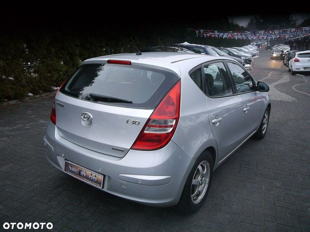 Hyundai i30 1.6 CRDi Comfort EU5 - 5