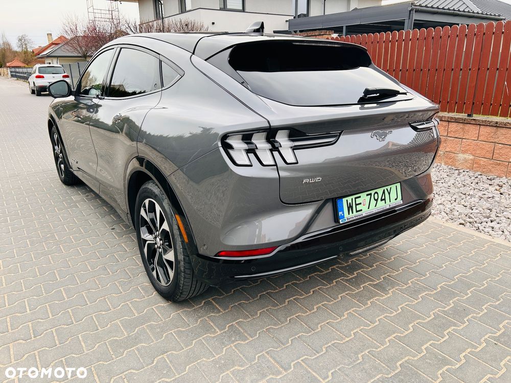 Ford Mustang Mach-E - 9