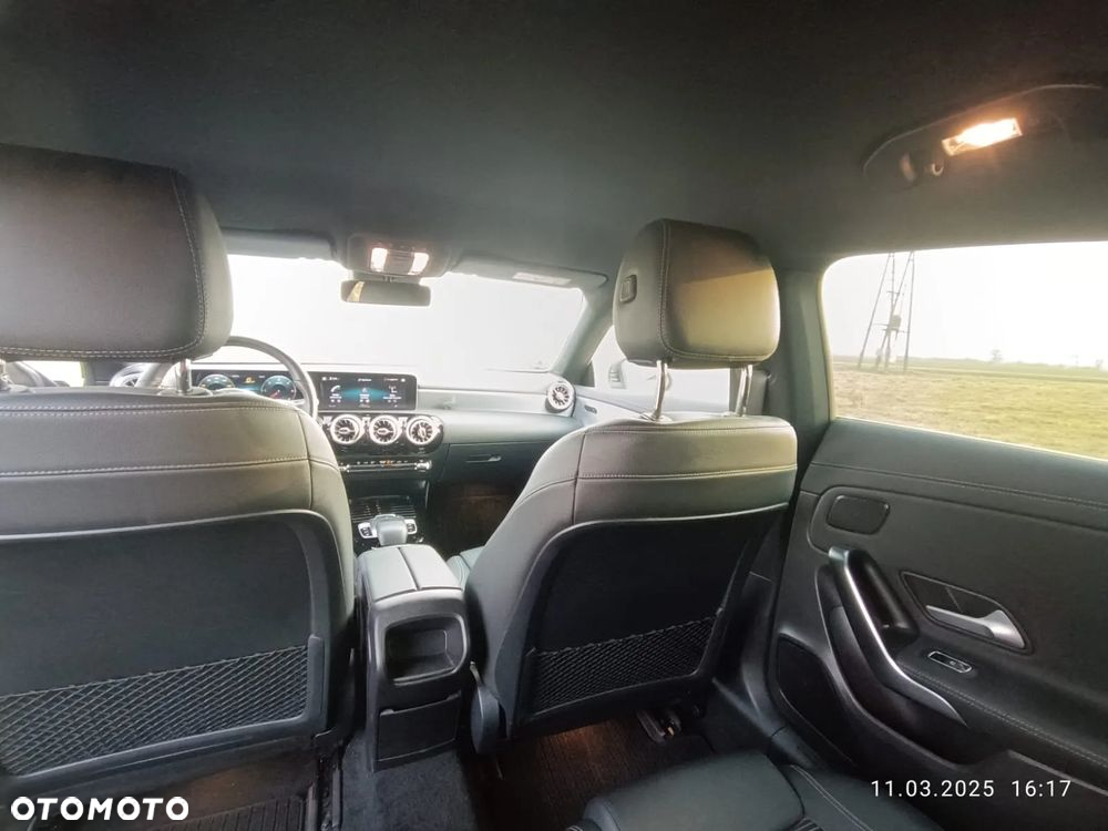 Mercedes-Benz CLA 200 d Shooting Brake 8G-DCT - 15