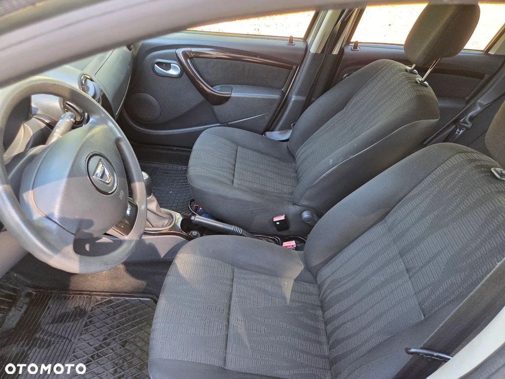 Dacia Duster 1.6 - 19