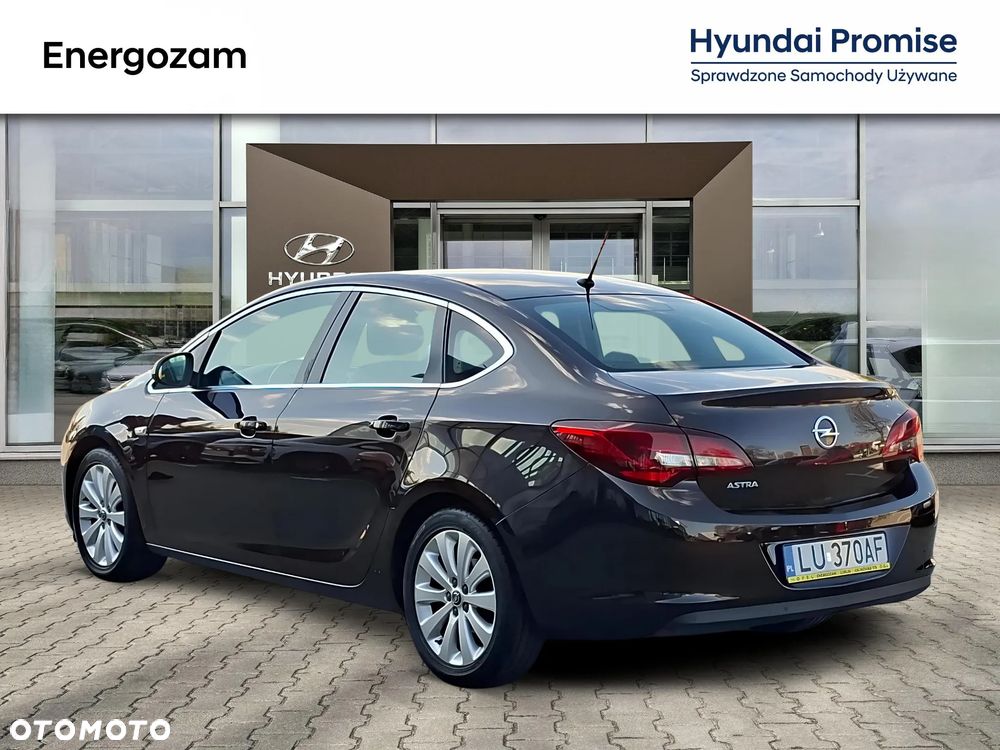 Opel Astra 1.6 Executive - 3