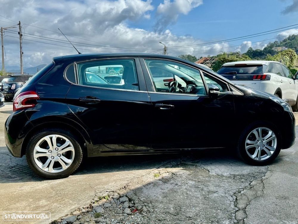 Peugeot 208 1.2 VTi SE Style - 3