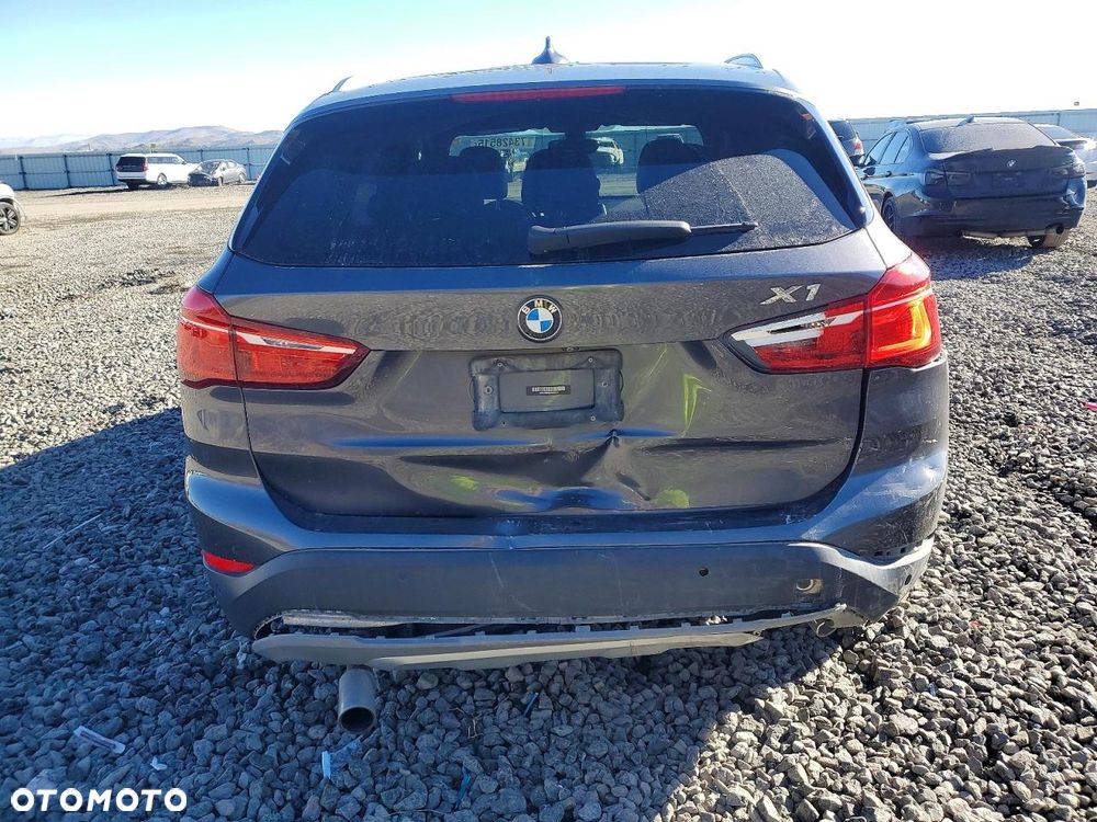 BMW X1 xDrive25i Sport Line - 6