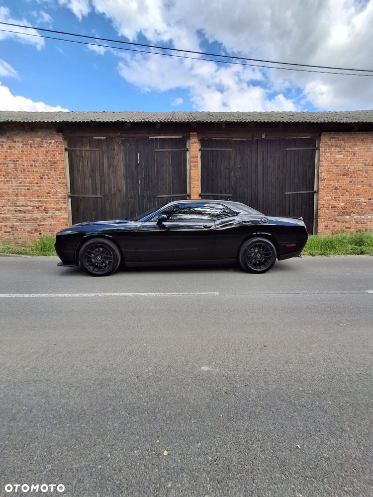 Dodge Challenger 5.7 R/T - 8