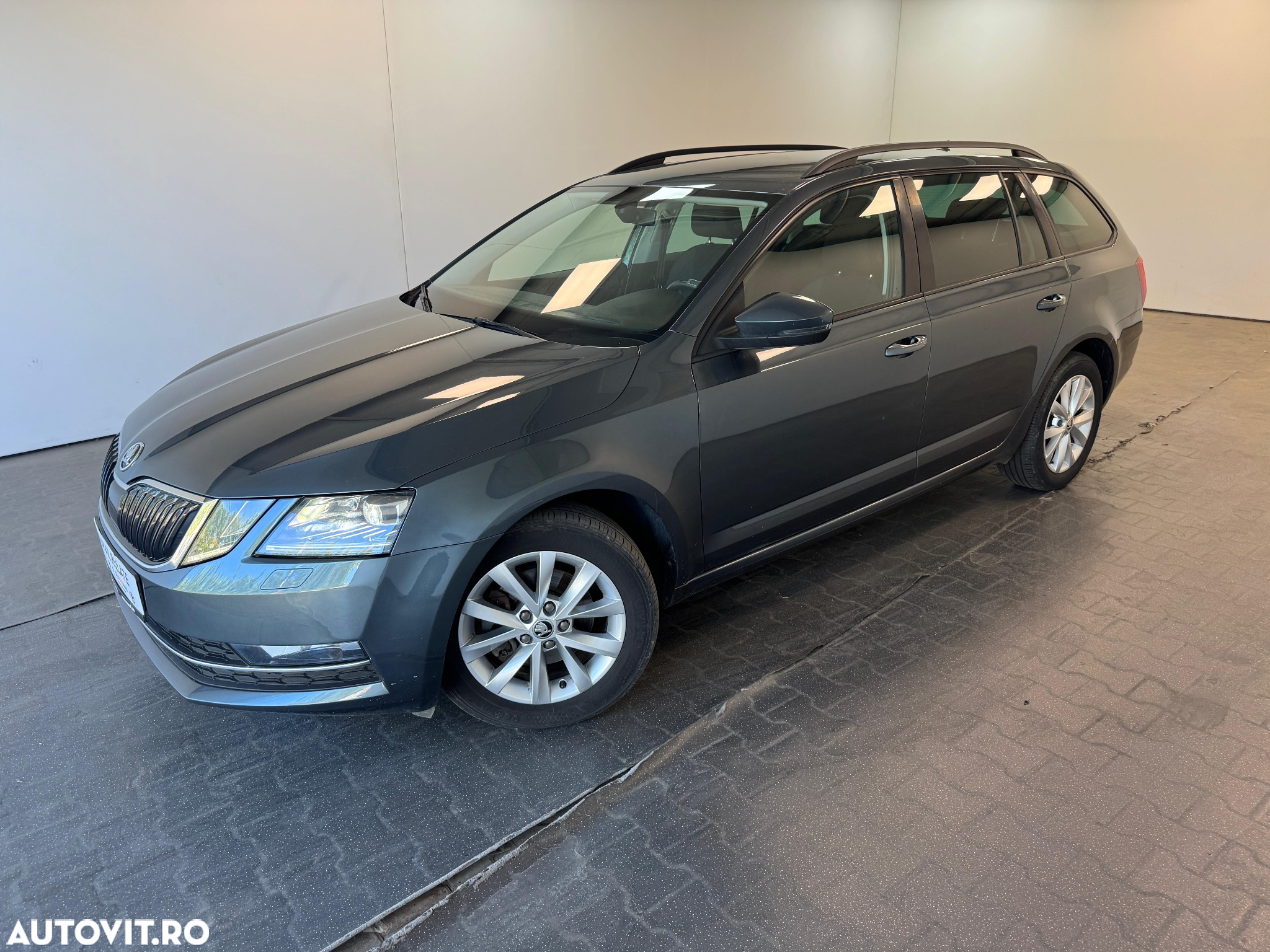 Skoda Octavia Combi Diesel 2.0 TDI DSG Style - 14