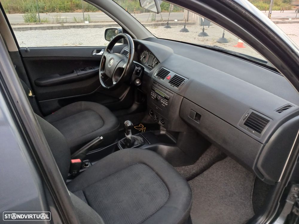 Skoda Fabia Break 1.2 Ambiente - 2