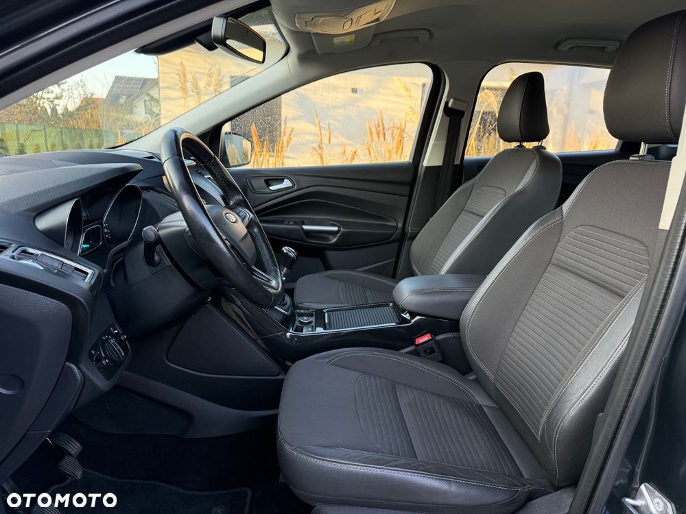 Ford Kuga 1.5 EcoBoost 2x4 Titanium - 5