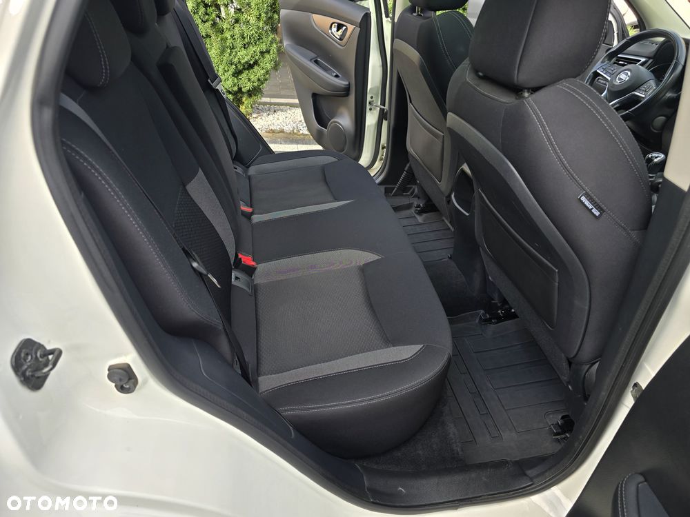 Nissan Qashqai 1.3 DIG-T N-CONNECTA - 23