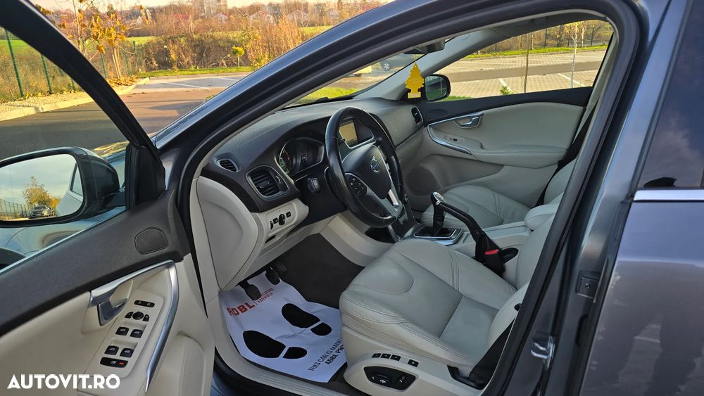 Volvo V40 D2 Basic - 6