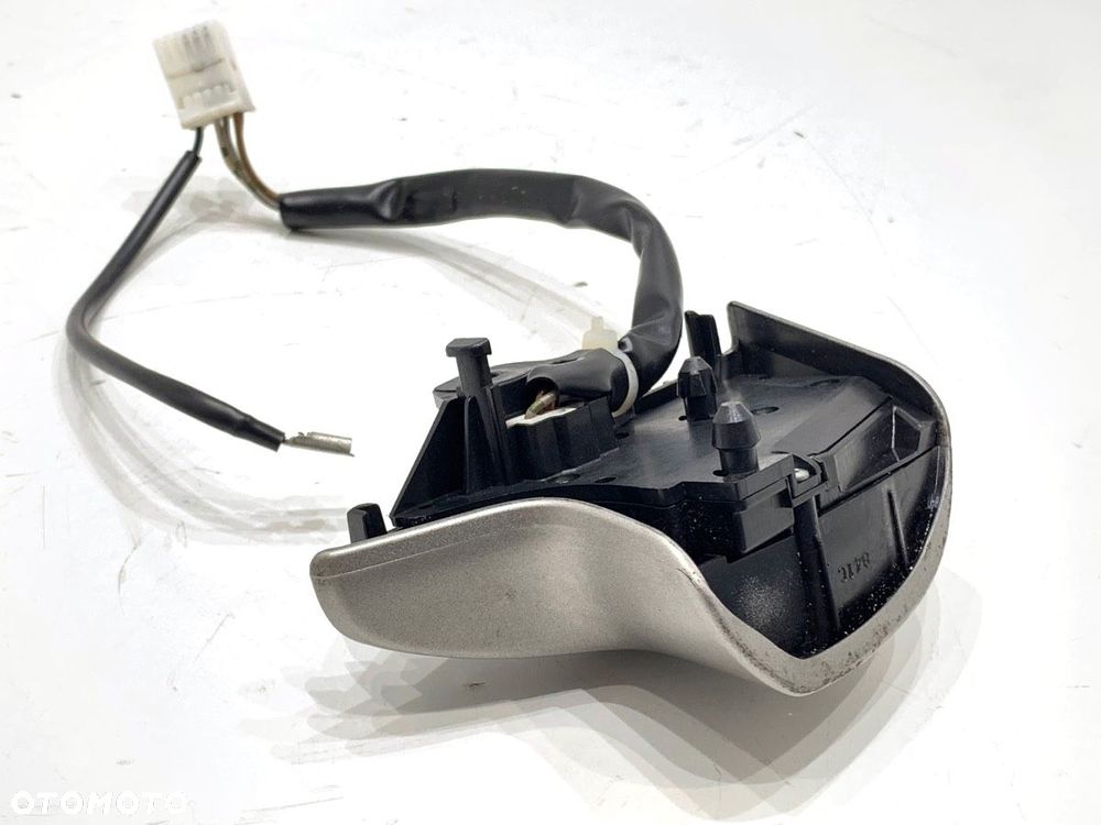 PRZEŁĄCZNIKI KIEROWNICY  TOYOTA COROLLA sedan (_E15_) 2006 - 2022 2.0 D-4D (ADE150) 93 kW [126 KM] - 3