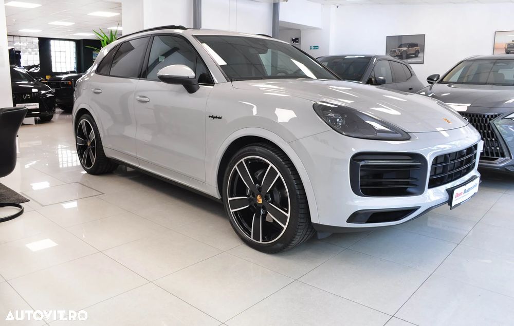 Porsche Cayenne E-Hybrid - 3