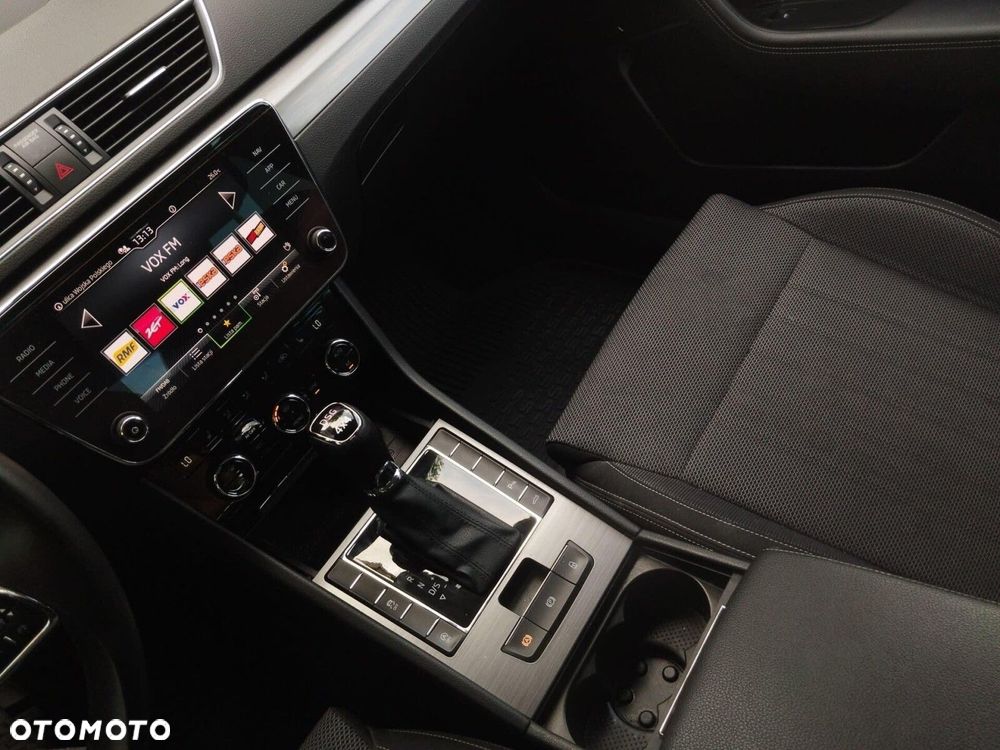 Skoda Superb 2.0 TDI SCR 4x4 Style DSG - 31