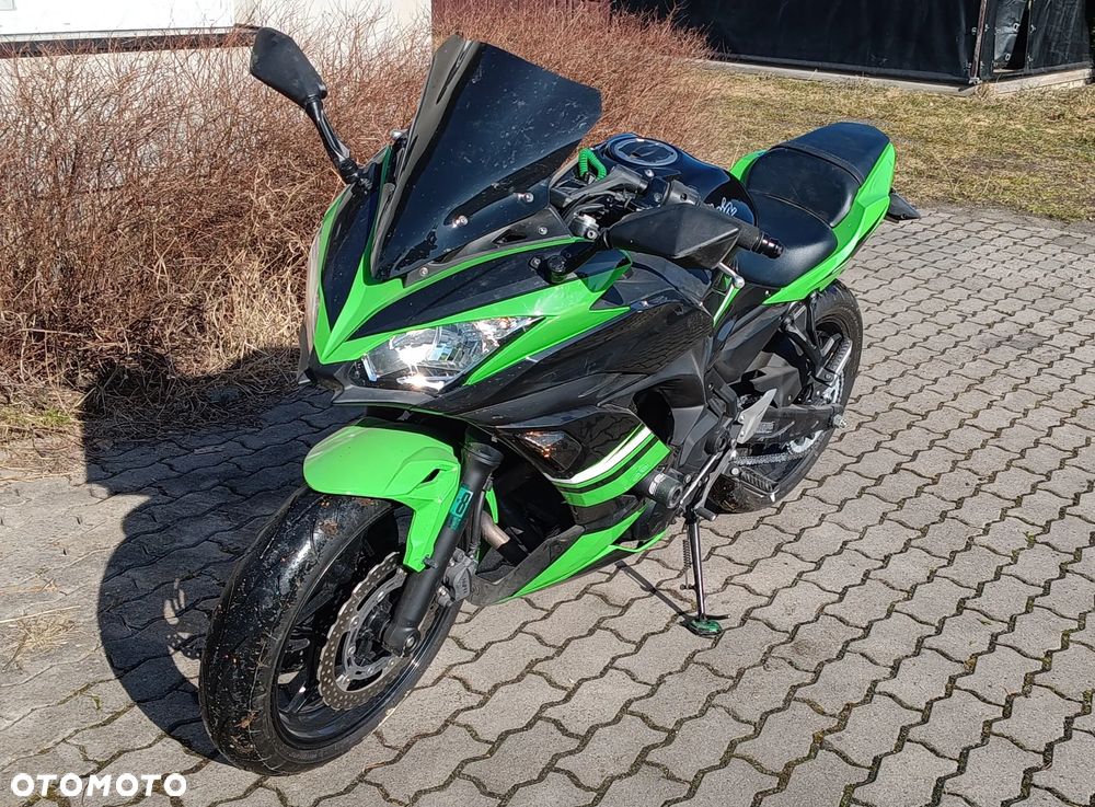Kawasaki ER - 7