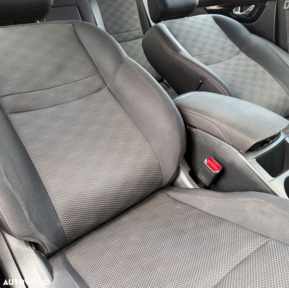 Nissan Qashqai 1.6 DCI Xtronic TEKNA - 14