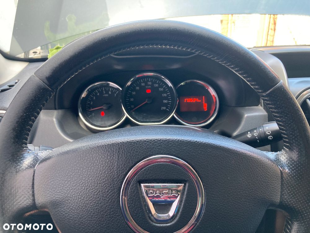 Dacia Duster 1.6 Laureate 4x4 - 12