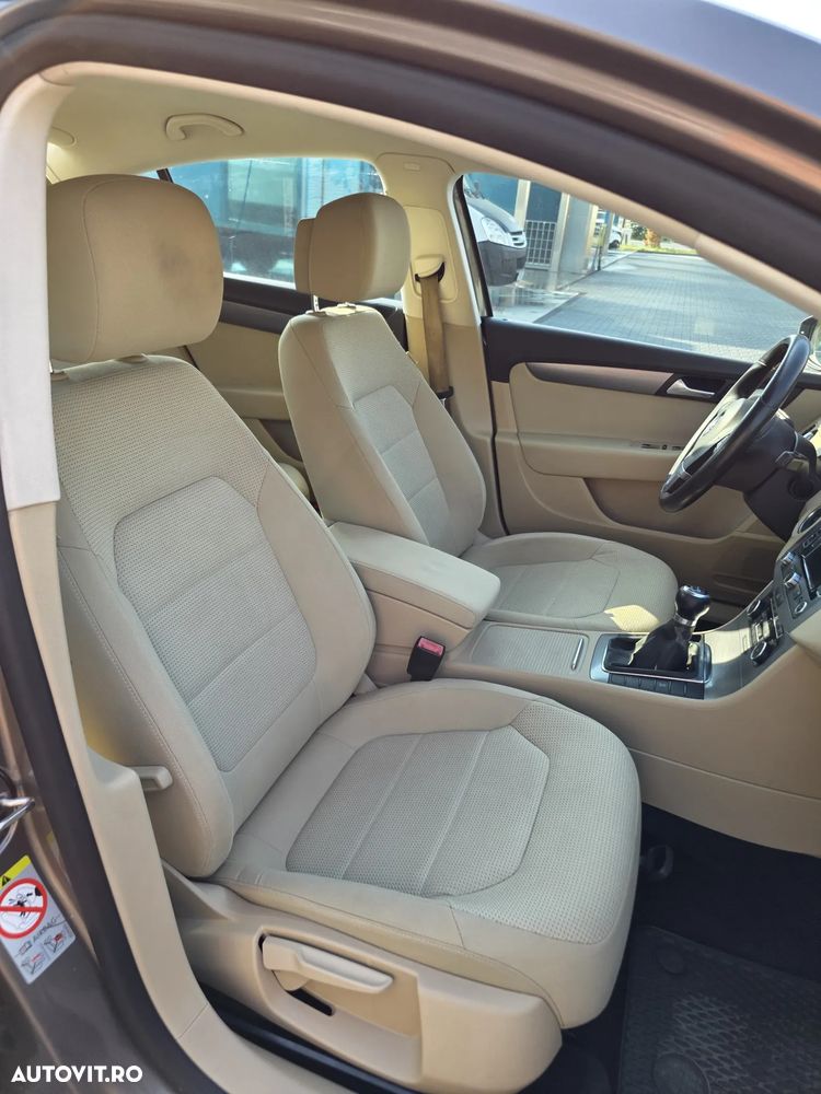 Volkswagen Passat - 22