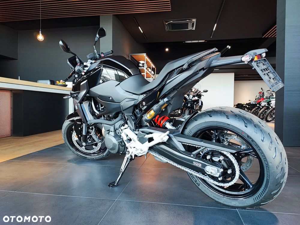 BMW F - 3