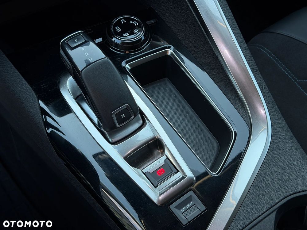 Peugeot 5008 2.0 BlueHDi Allure Pack S&S EAT8 - 23