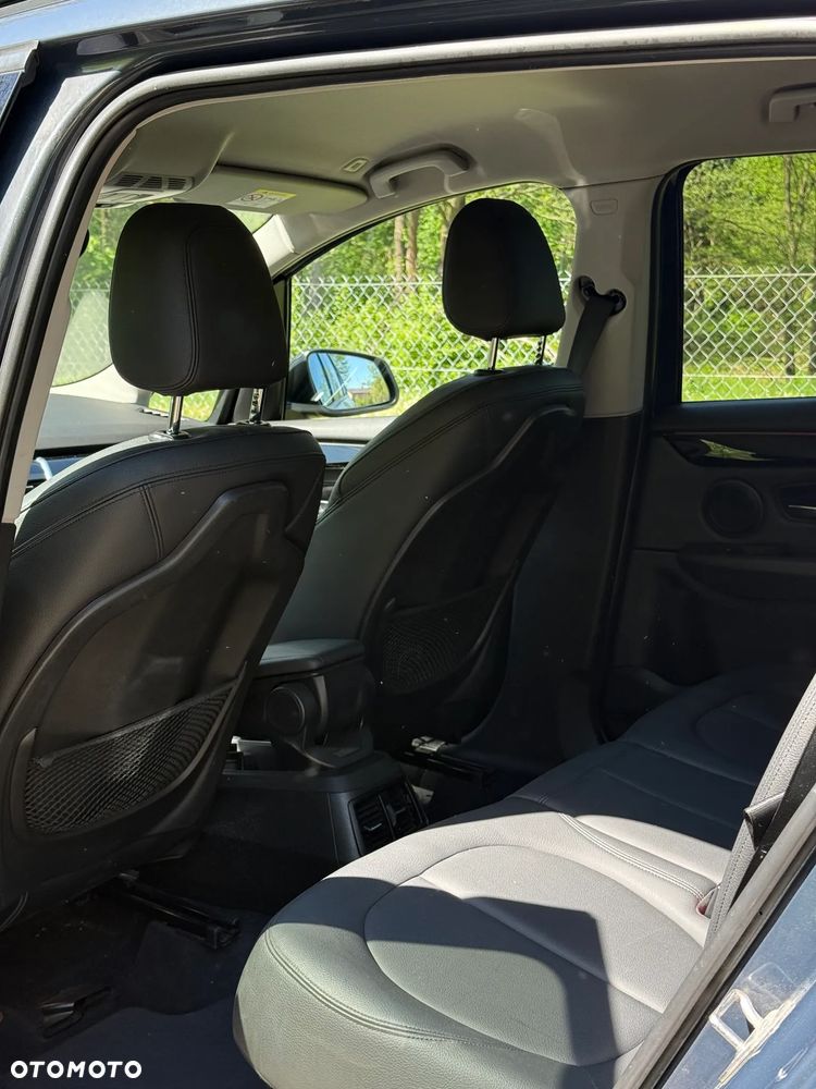 BMW Seria 2 216d - 7