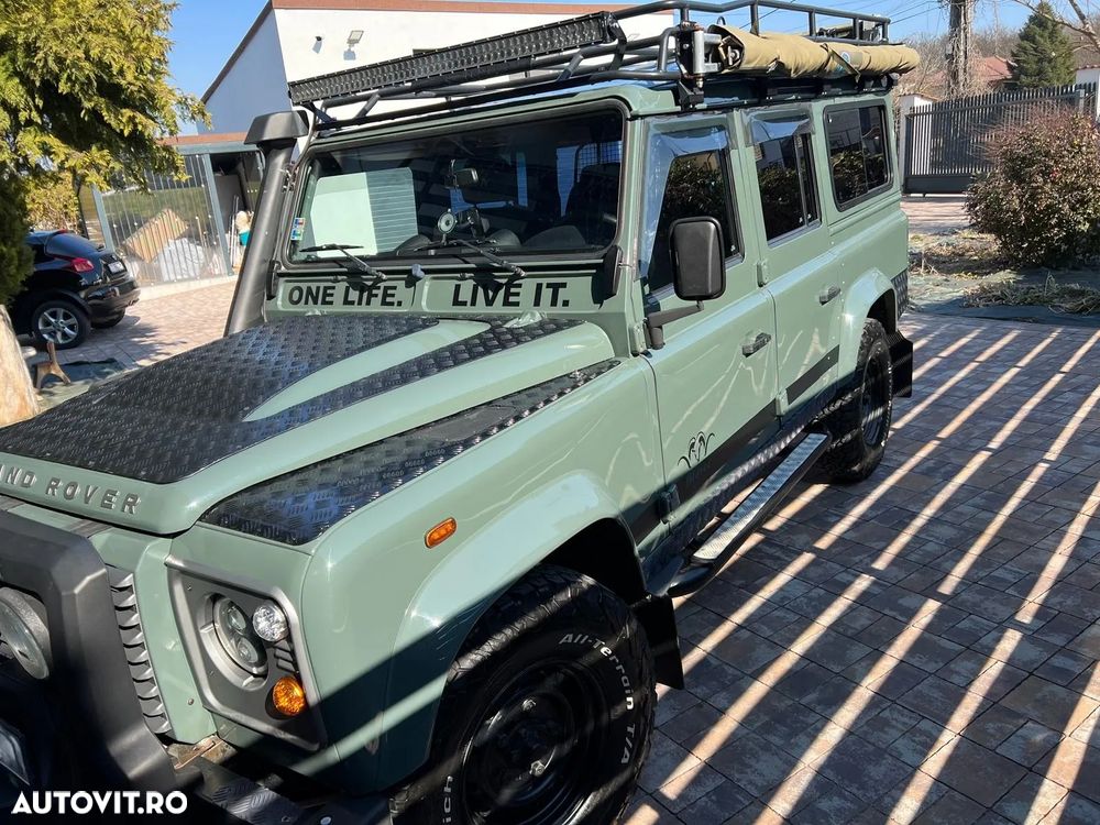 Land Rover Defender - 26
