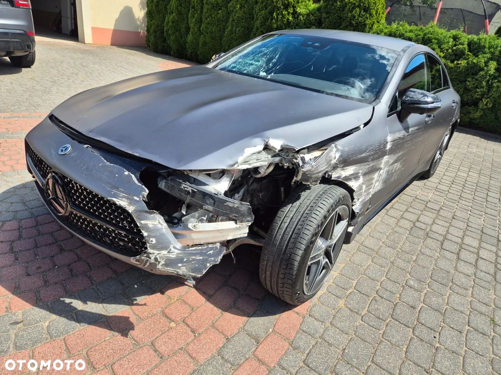Mercedes-Benz CLS 300 d 4-Matic AMG - 8