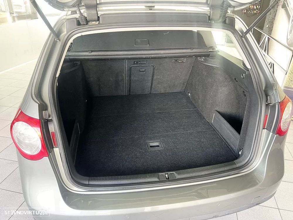 VW Passat Variant 2.0 TDI Confortline - 25