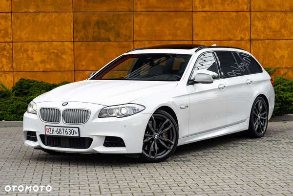 BMW Seria 5 M550d xDrive Touring Sport-Aut