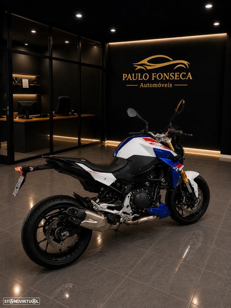 BMW F 900 R Tricolor - 8