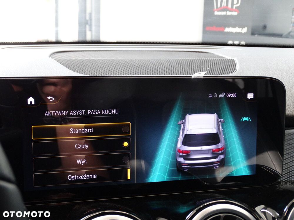 Mercedes-Benz GLB - 30